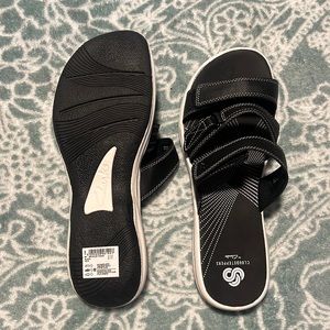 NWT Clark’s Sandals - 10